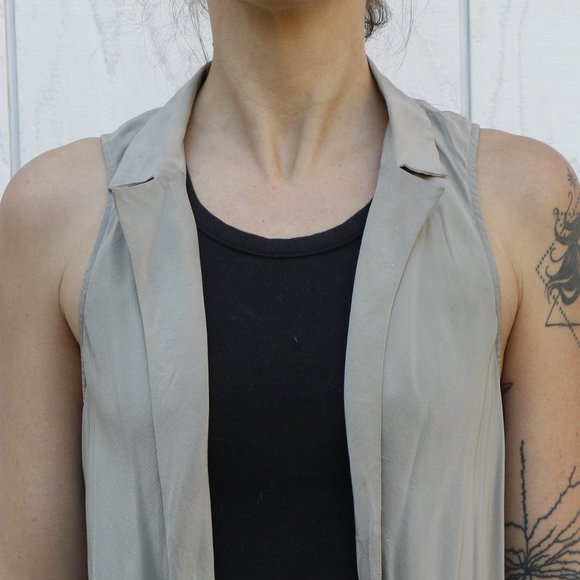 Grey Silk Vest - Picture 7 of 11